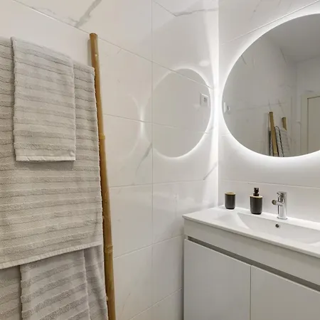 And Sea Apartment *